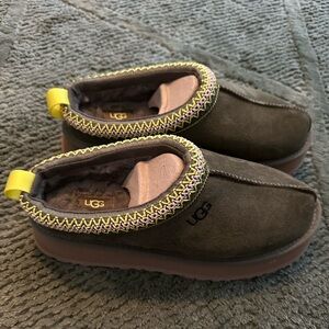 Ugg Tazz - New without Tags